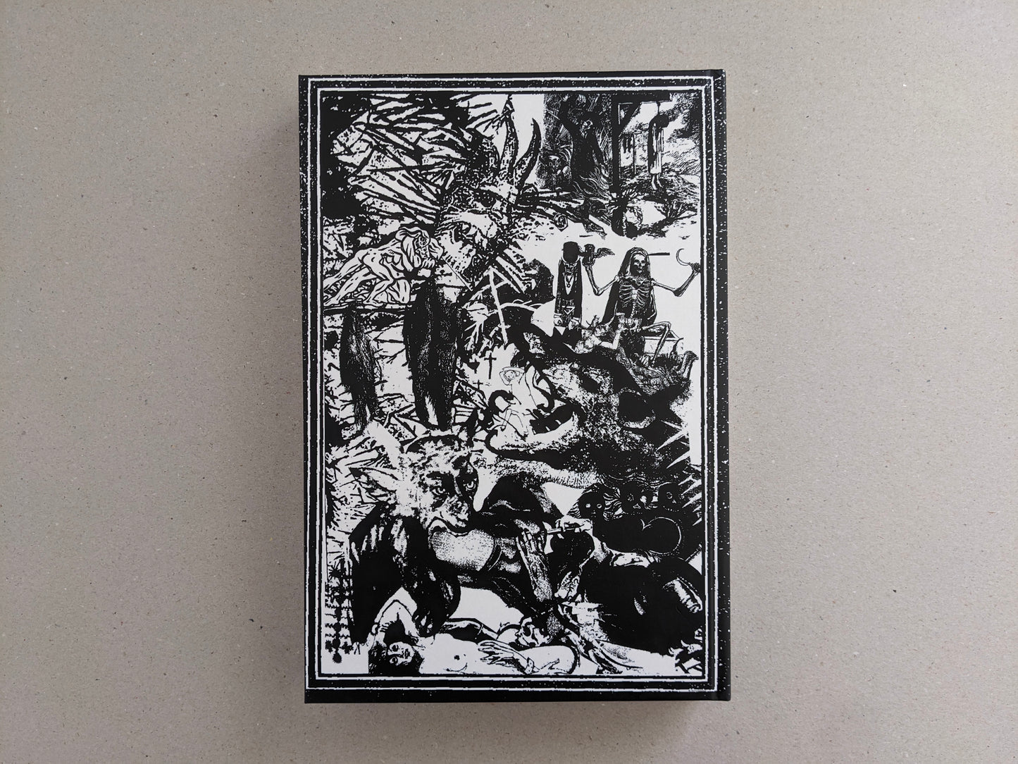 Back cover of “GIFTNÅLEN” (Kristian Olsson), dense black-and-white collage-style illustration.