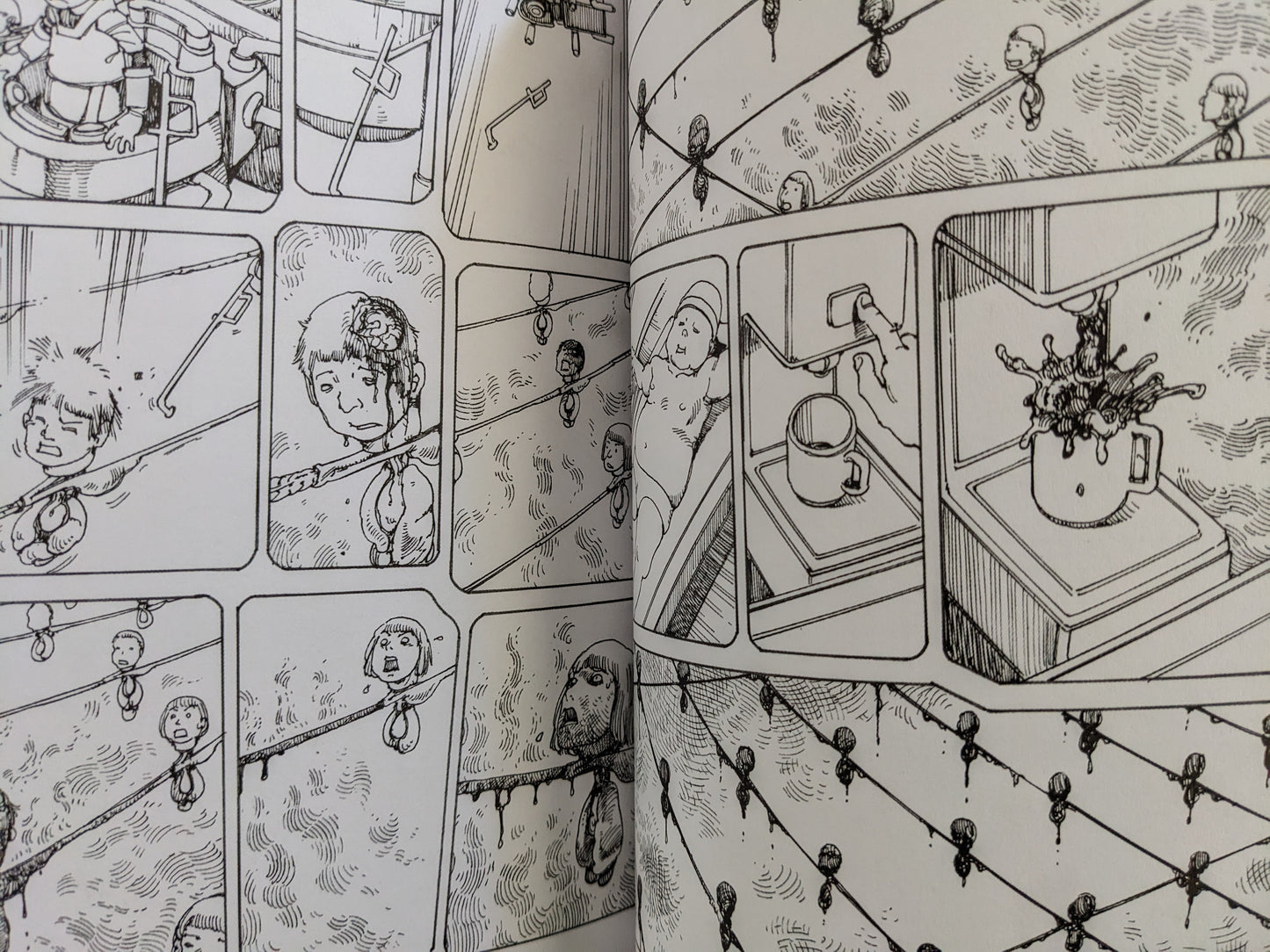 Sequence of floating heads connected to tubing systems and grotesque organic machines