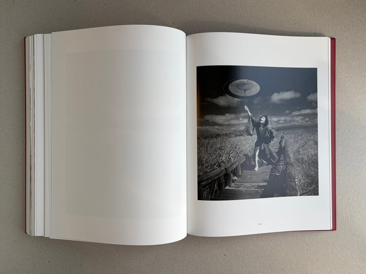 Eikoh Hosoe – English Edition, edited by Yasufumi Nakamori