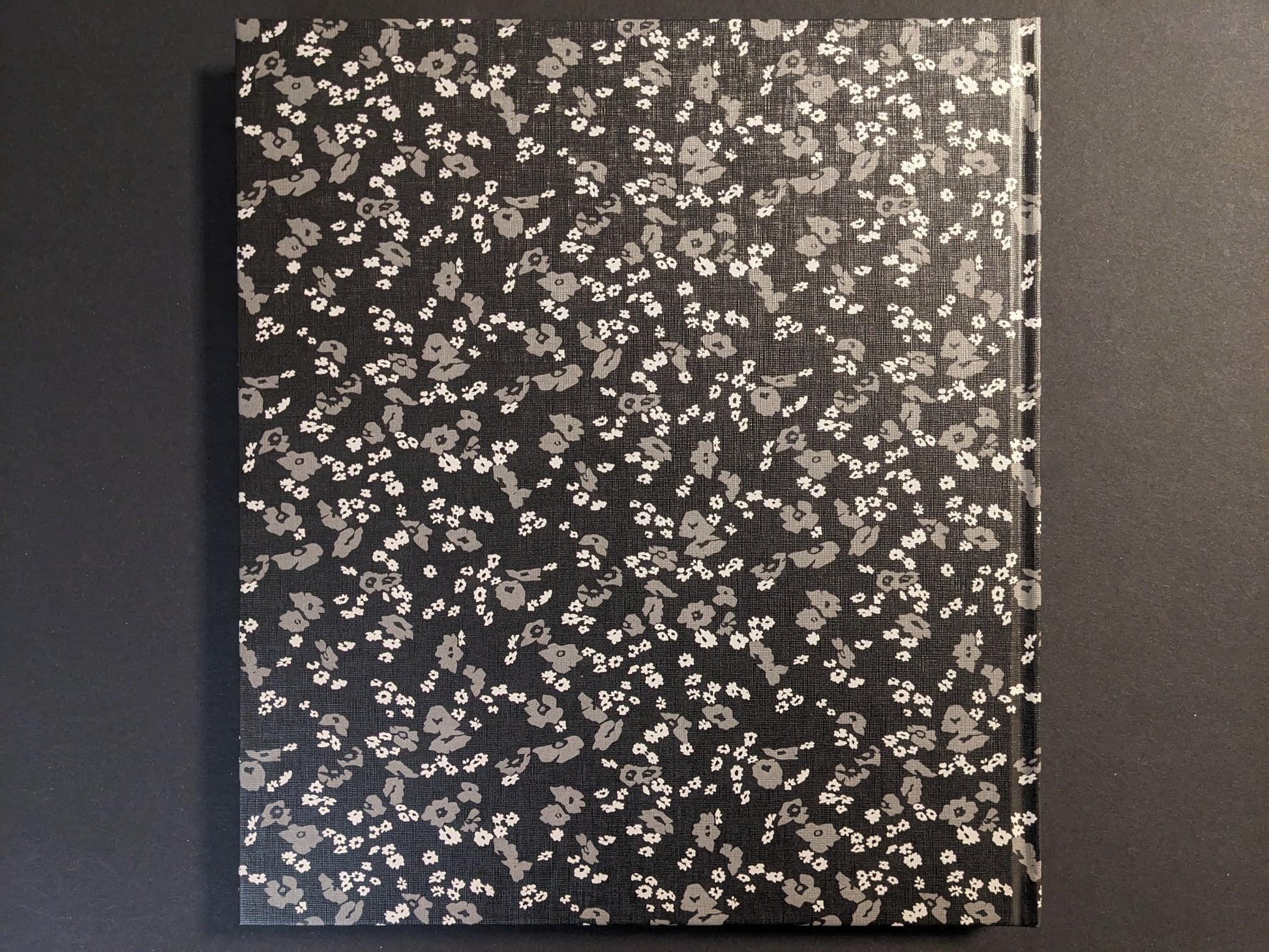 Back cover of Cheryomushki by Nikolay Bakharev, showing the floral-patterned cloth binding.