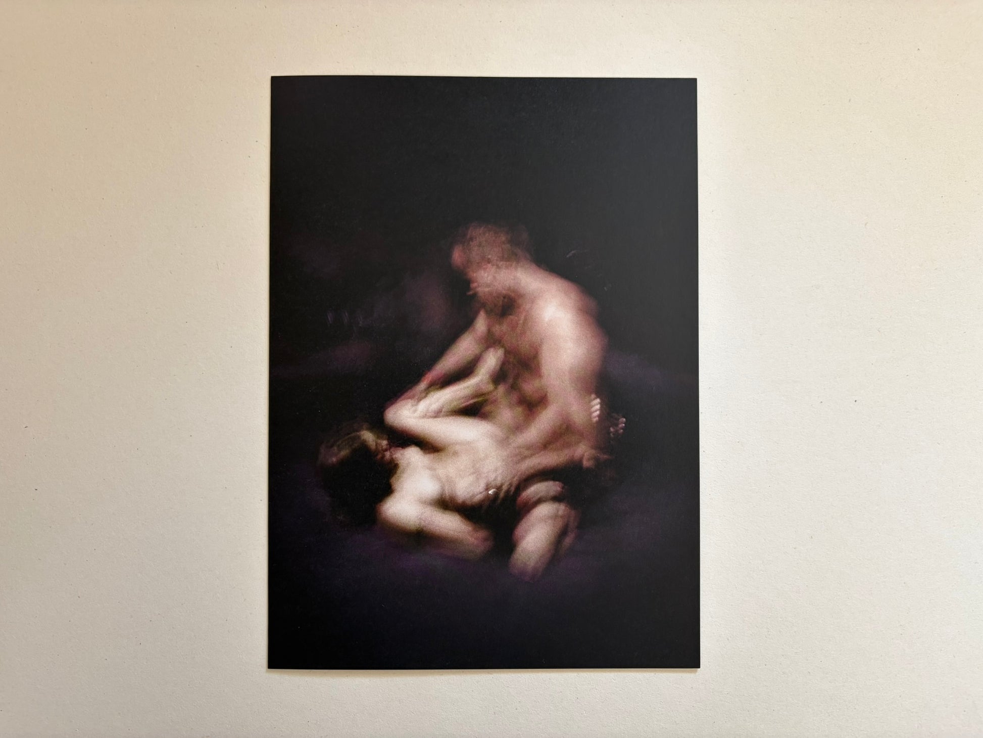 A blurred colour print from Cidade de Pedra showing two figures in motion.