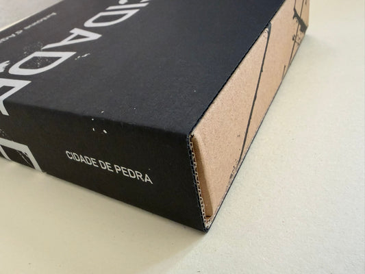 Cidade de Pedra by Antoine d'Agata, close view of the slipcase corner and spine.