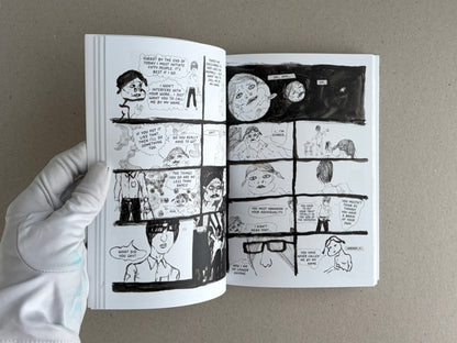 Open spread of KSKHH (3°ed.) by Daisuke Ichiba, showing black-and-white comic pages with hand-drawn figures and speech bubbles.