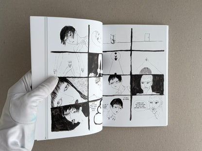 Open spread from KSKHH (3°ed.) by Daisuke Ichiba, showing black-and-white comic panels with drawn figures and speech bubbles.