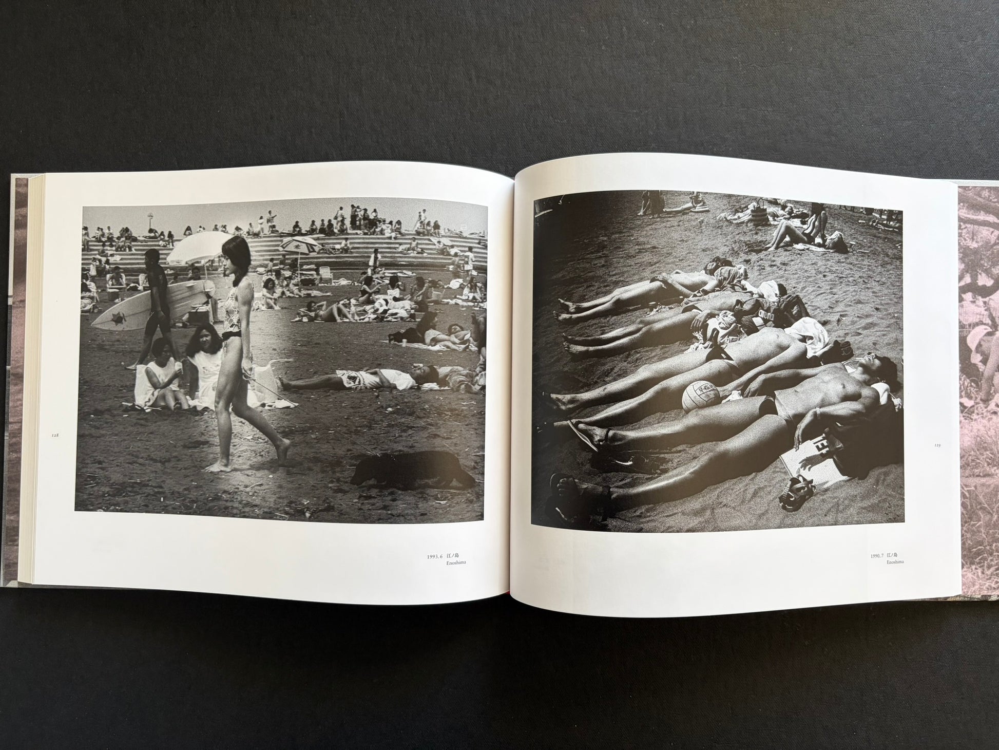 Interior spread with beachgoers walking and sunbathing at Enoshima.