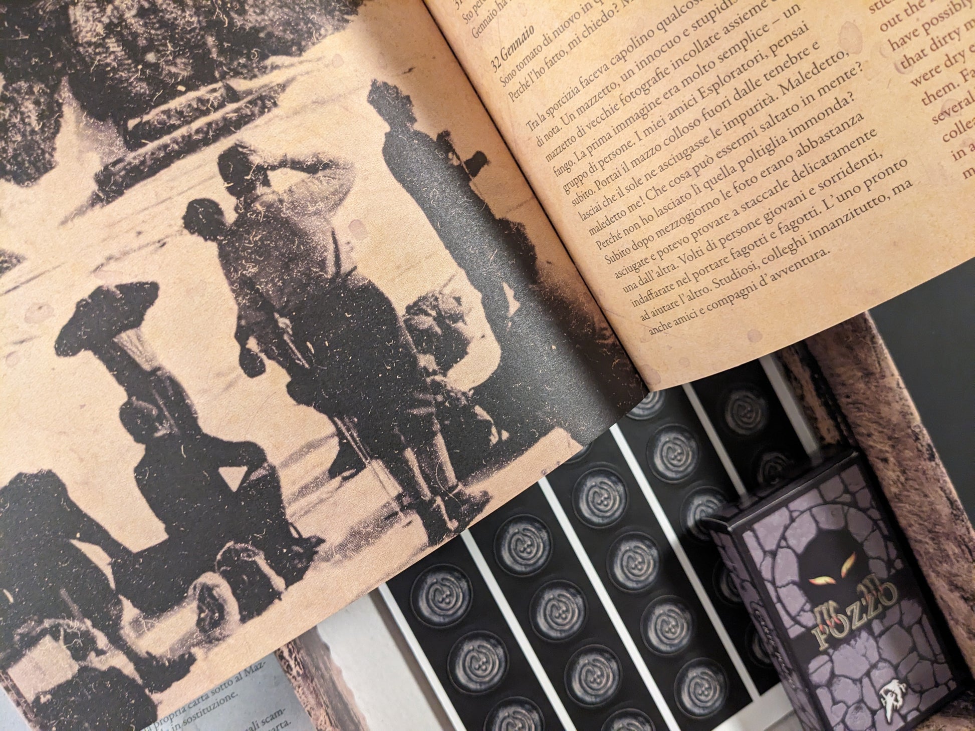POZZO game components including card deck, tokens, and rule sheet inside the box.