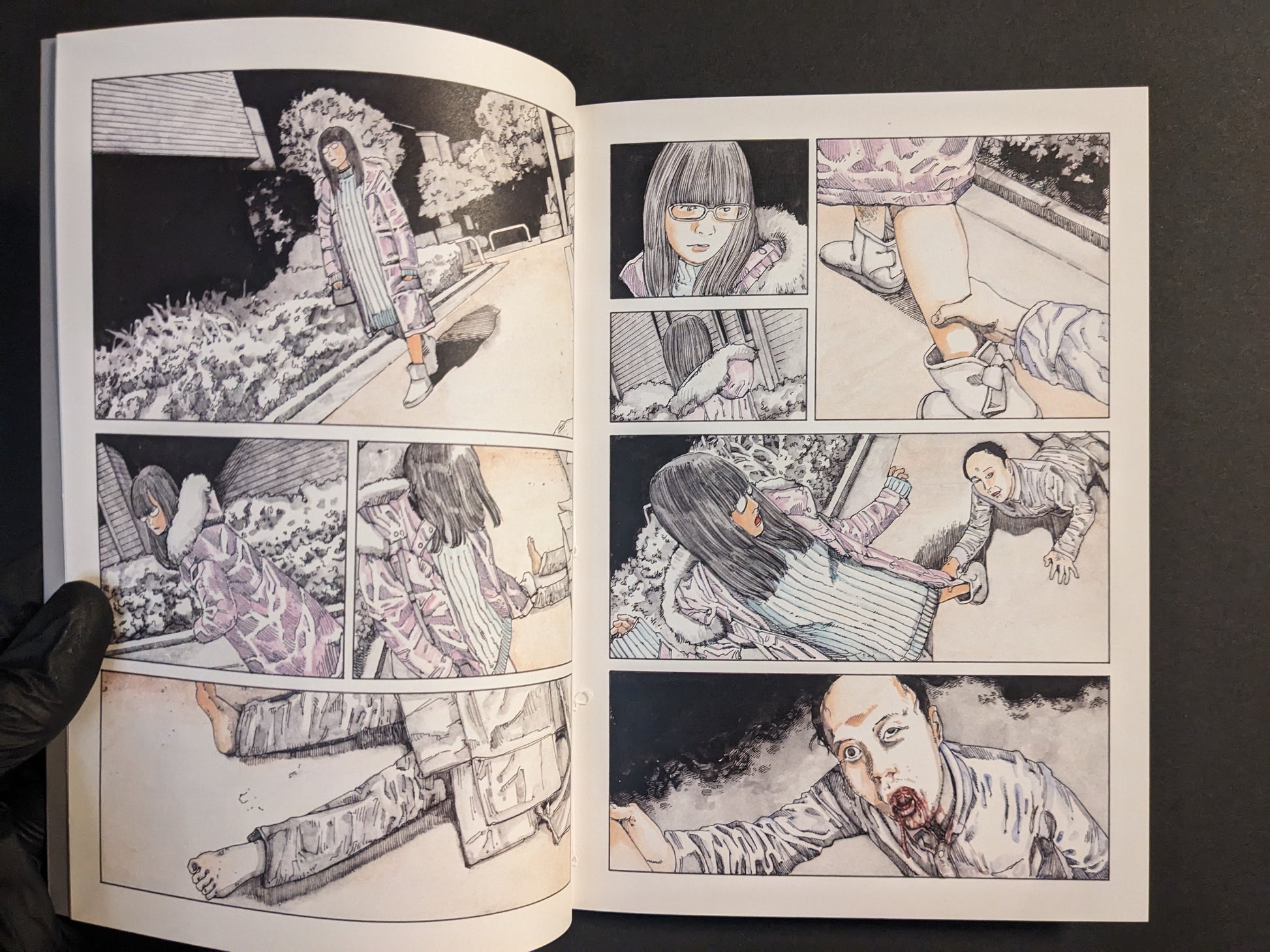 Interior spread with manga panels set outdoors at night.