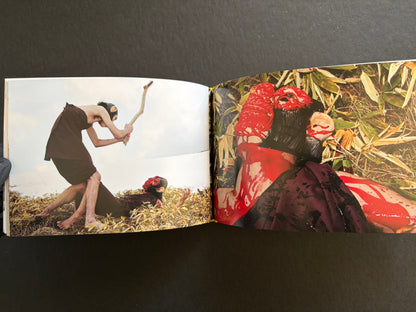 Another interior spread from TSUMITOBATSU