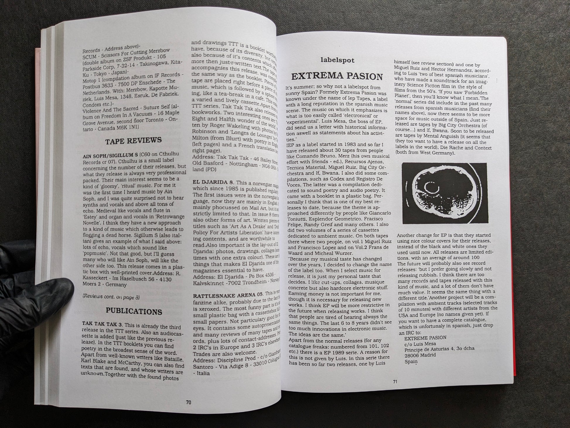 Interior spread with tape reviews and a profile of Extrema Pasion