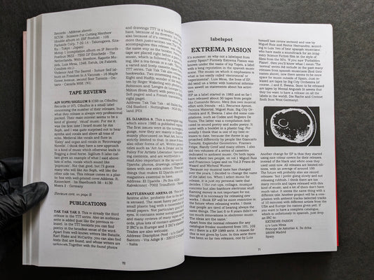 Interior spread with tape reviews and a profile of Extrema Pasion